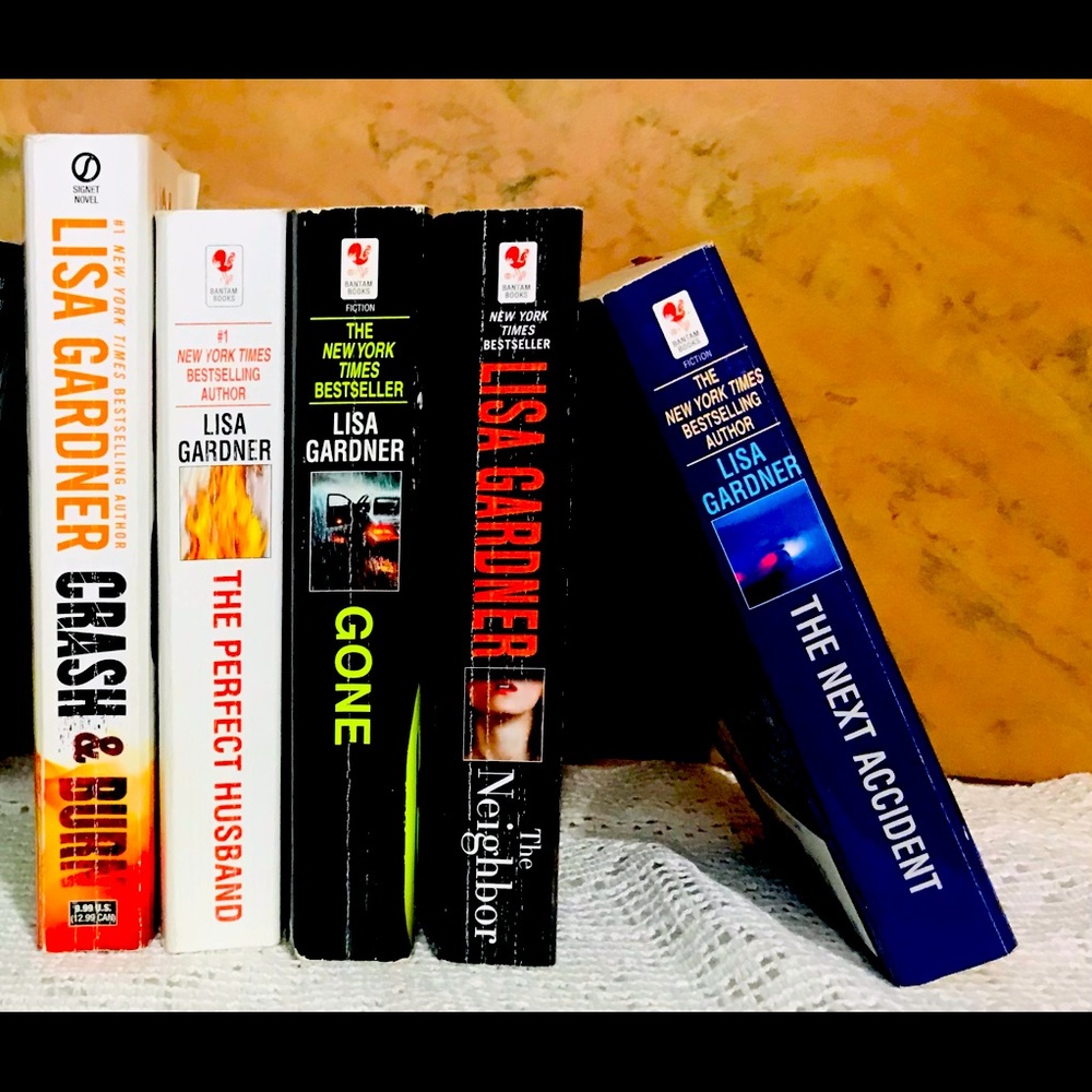5 of Lisa Gardner's best selling books